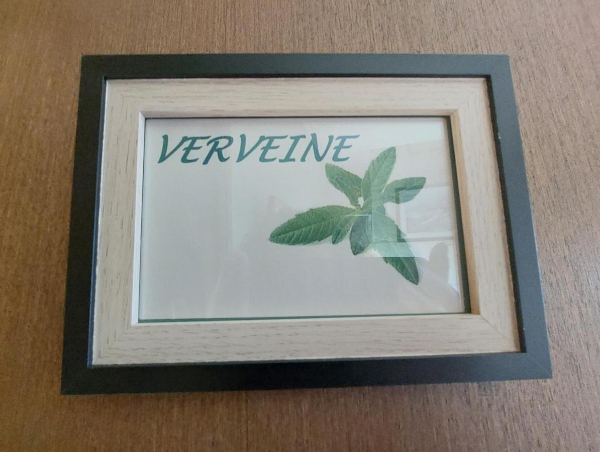 Longere Villariane Naveil Exteriör bild
